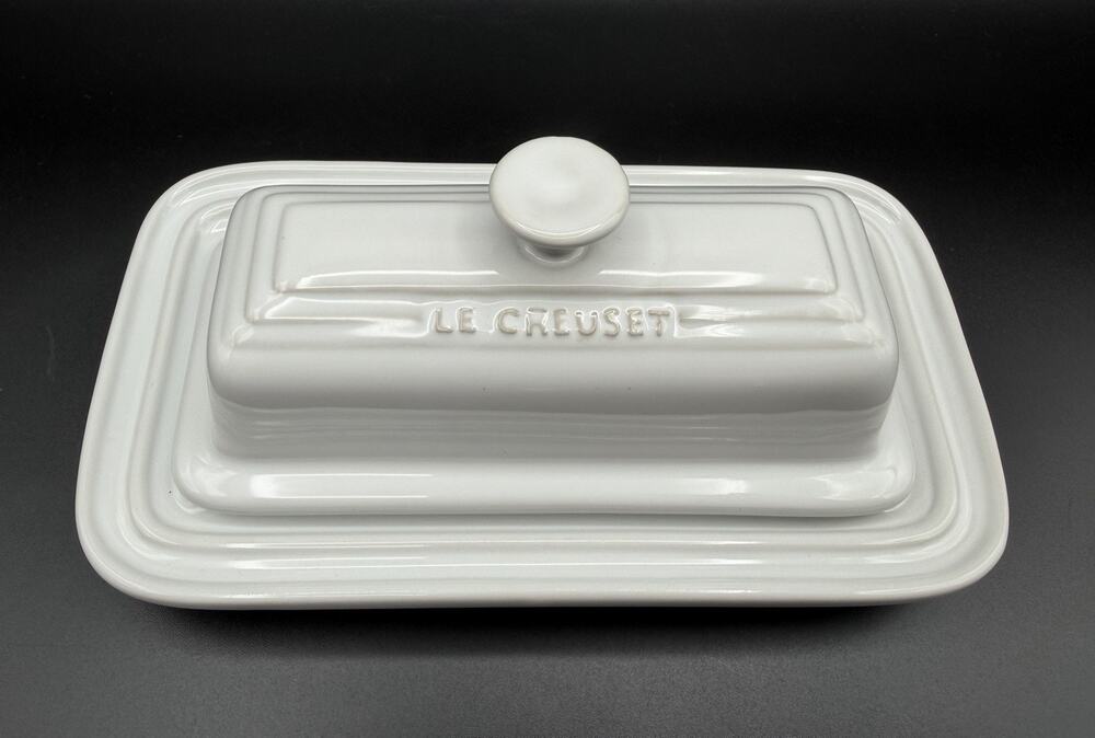 Le Creuset Stoneware Covered Butter Dish 8” Long White Rectangular Butter Keeper